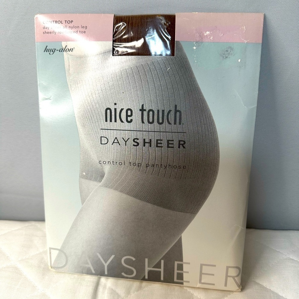 Nice Touch Pantyhose Hosiery Control Top Reinforced Top Day Sheer Size Regular